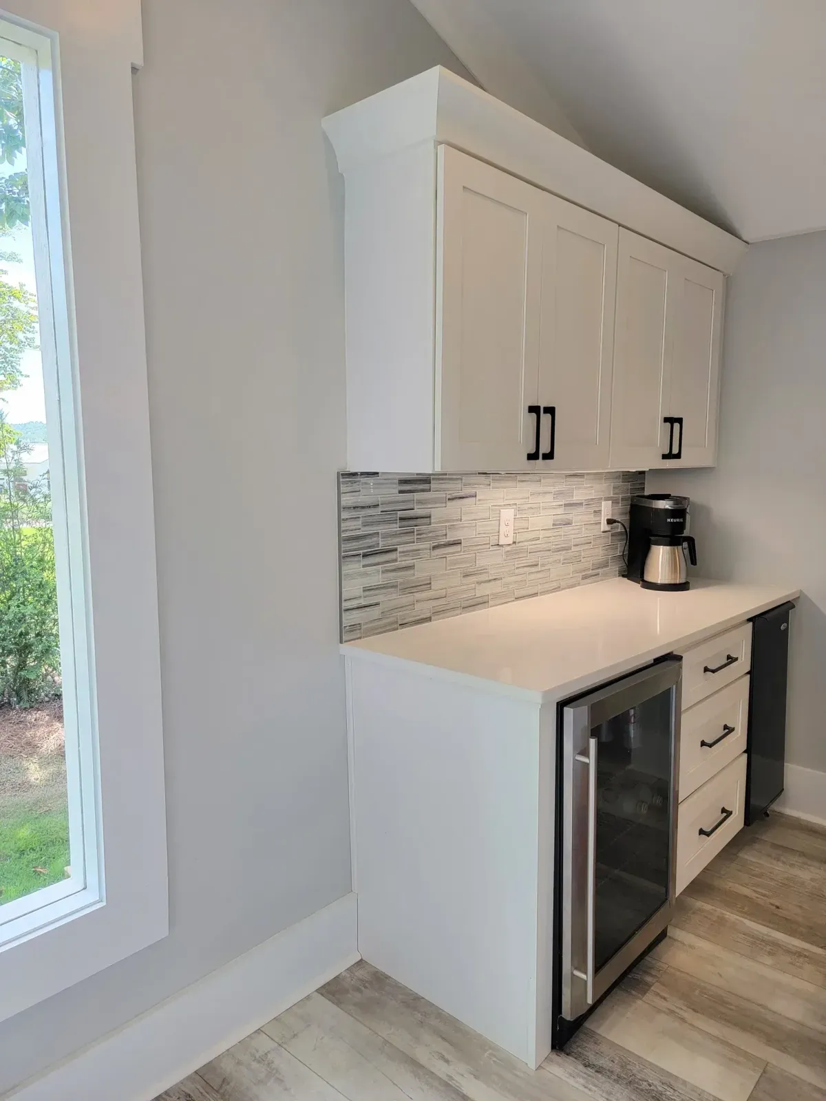 Built-in beverage cabinet with wine fridge